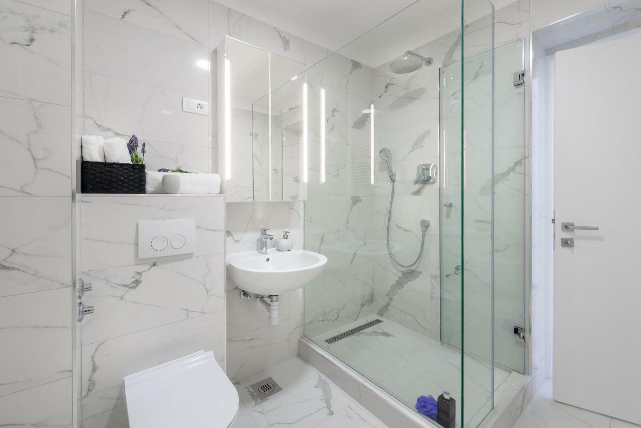 Urban Chic Luxe Apartments Near Beach Bacvice & Centre Сплит Стая снимка